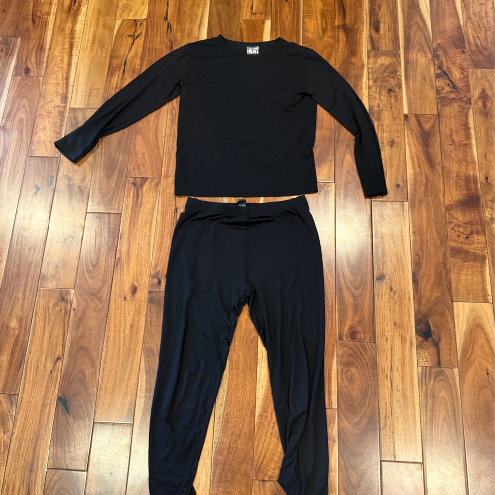 32 Degrees Heat black Thermal Shirt and pants pajama set kid large